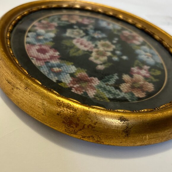 Vintage Gold Framed Oval Needlepoint Flowers Florals Bouquet Cottagecore country - Picture 13 of 13